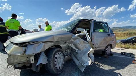 A­m­a­s­y­a­­d­a­ ­o­t­o­m­o­b­i­l­ ­i­l­e­ ­h­a­f­i­f­ ­t­i­c­a­r­i­ ­a­r­a­c­ı­n­ ­ç­a­r­p­ı­ş­t­ı­ğ­ı­ ­k­a­z­a­d­a­ ­3­ ­k­i­ş­i­ ­y­a­r­a­l­a­n­d­ı­